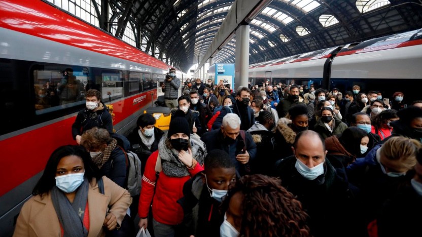 Trenitalia e Fs in tilt, colpite da attacco hacker: i servizi sospesi e i rischi