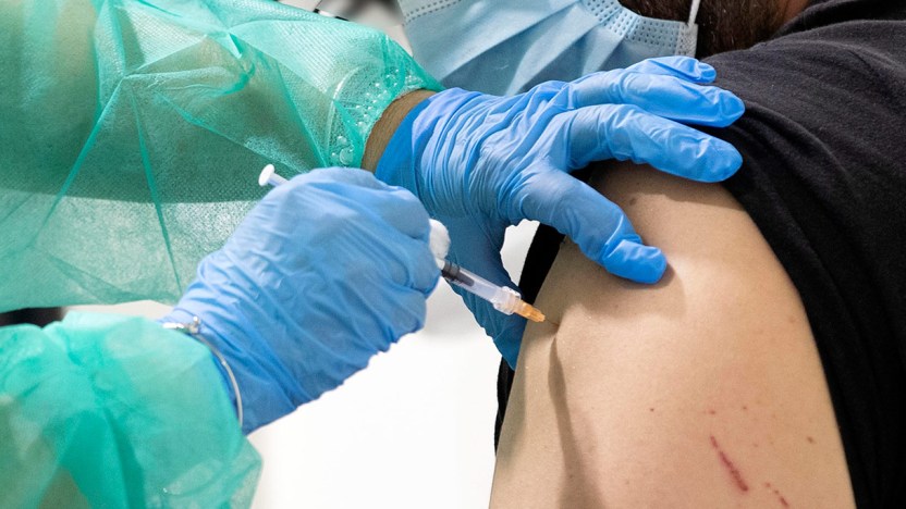 Quarta dose, cambia la platea: chi deve farla in Italia