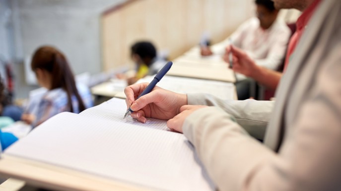 Concorsi scuola, addio ai quiz: dal 2025 cambiano le prove