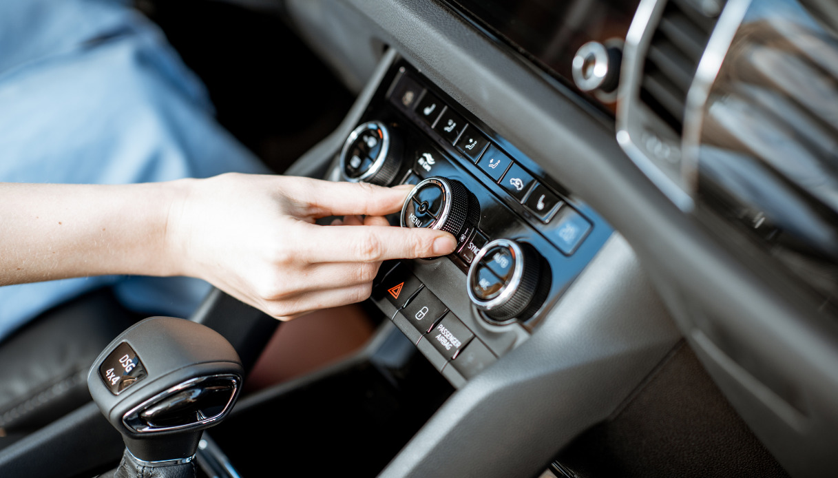 Attenzione all’aria condizionata in auto: si rischia una multa salata