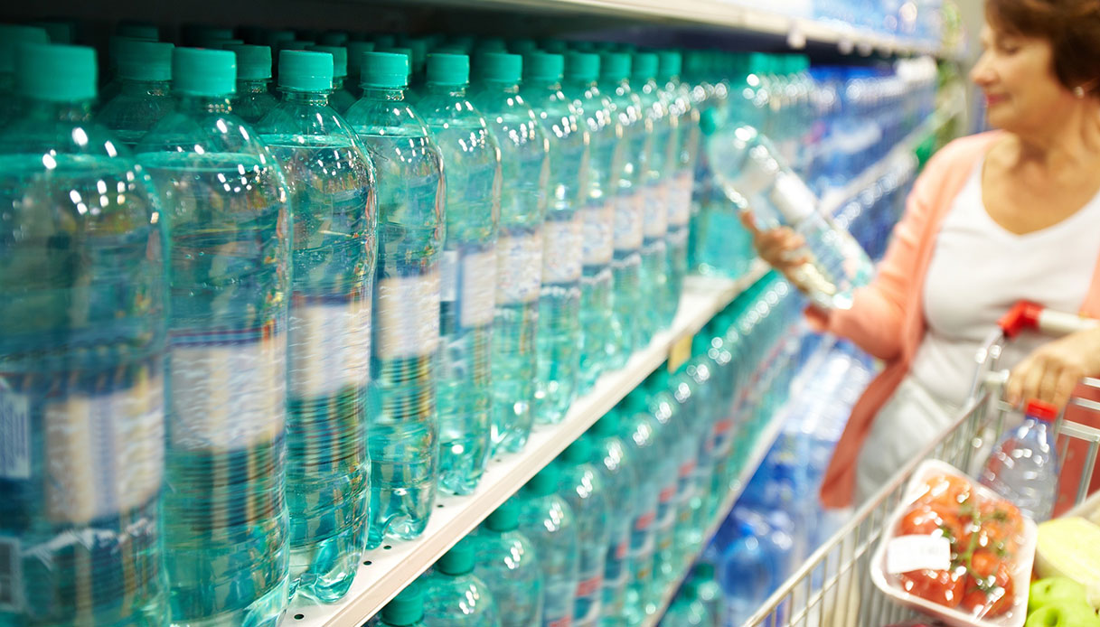Allarme siccità, è a rischio anche l’acqua in bottiglia?