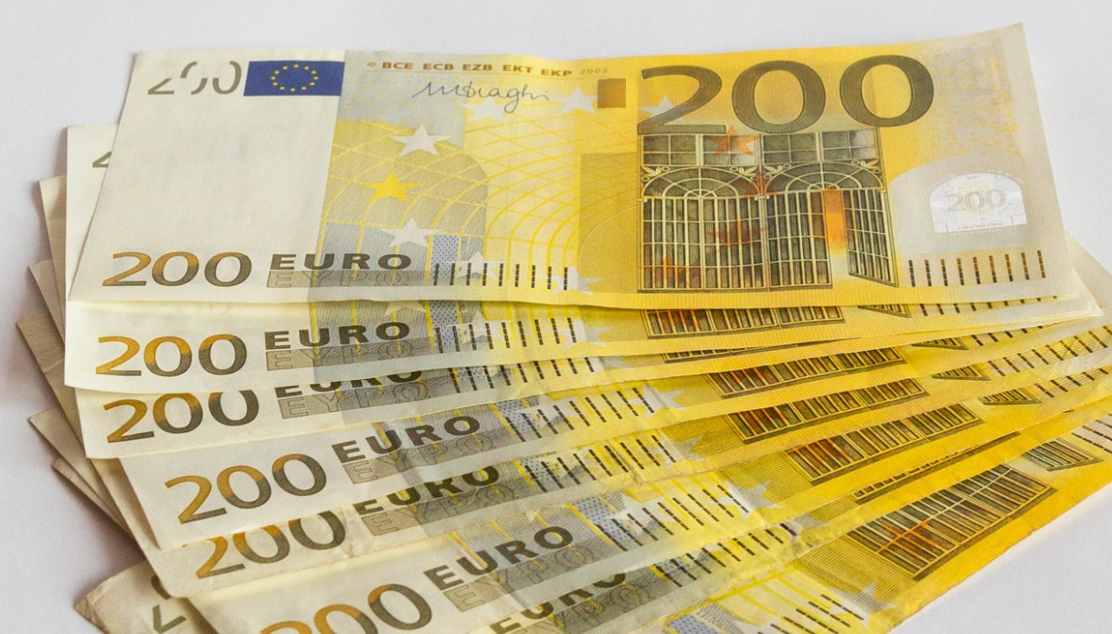 Via al Bonus da 200 euro: come fare domanda sul sito dell’Inps
