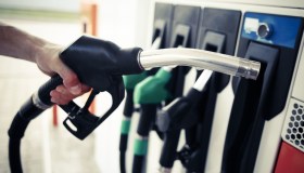 “Diesel a 69 centesimi”, ma è un errore. Caos al distributore