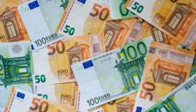 Pensioni, maxi-taglio a chi esce prima: quanto si perde