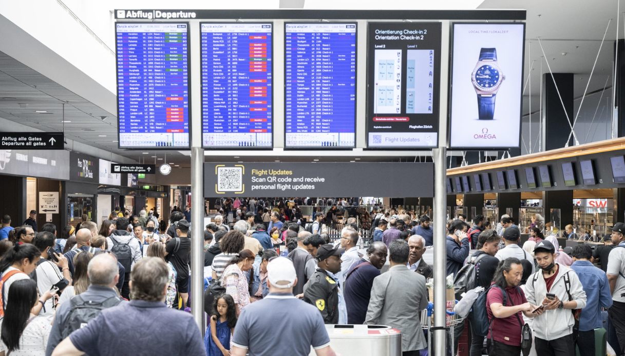Scioperi e proteste in tutta Italia: decine di voli a rischio