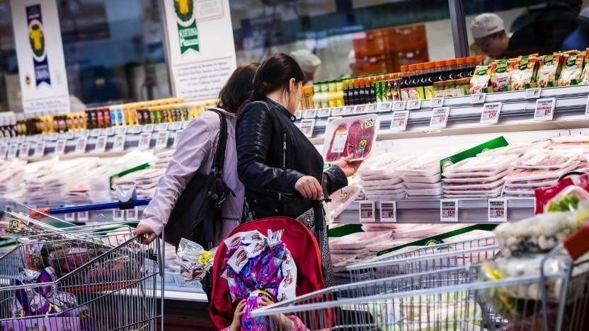 Buoni benzina in regalo con la spesa: in quali supermercati e come ottenerli