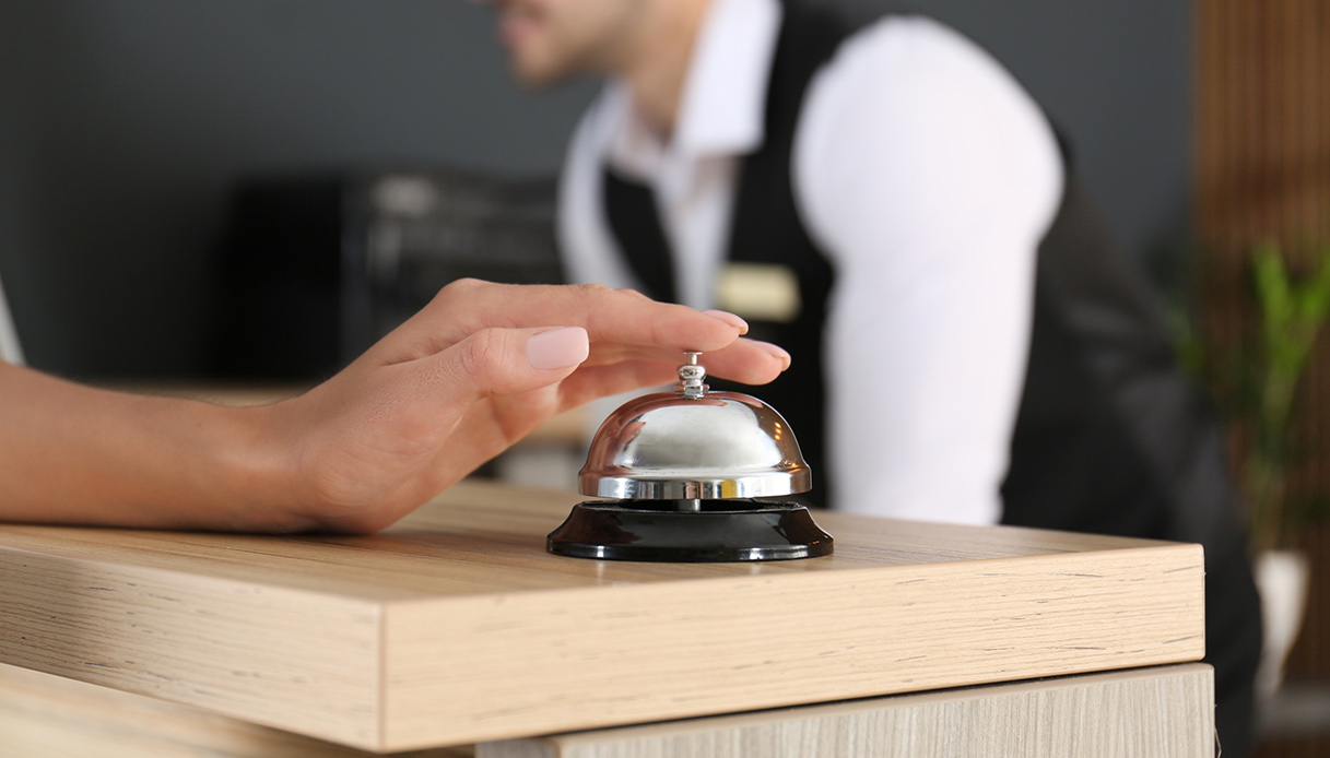 Attenzione a truffe e overbooking in hotel: cosa fare per difendersi