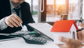 La Bce alza i tassi, nuova stangata su mutui e prestiti