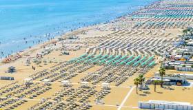 Troppi batteri in mare: divieto di balneazione in 22 spiagge italiane