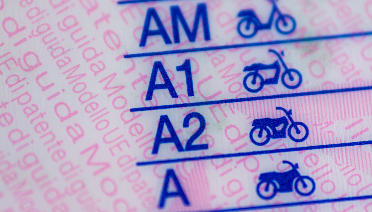 Rivoluzione per la patente della moto: addio all’esame