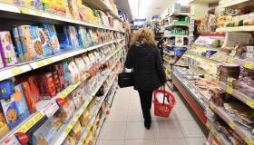 Prezzi ancora in salita, la classifica degli alimenti con i rincari maggiori