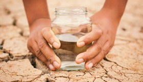 Siccità e bombe d’acqua, è allarme rosso Italia