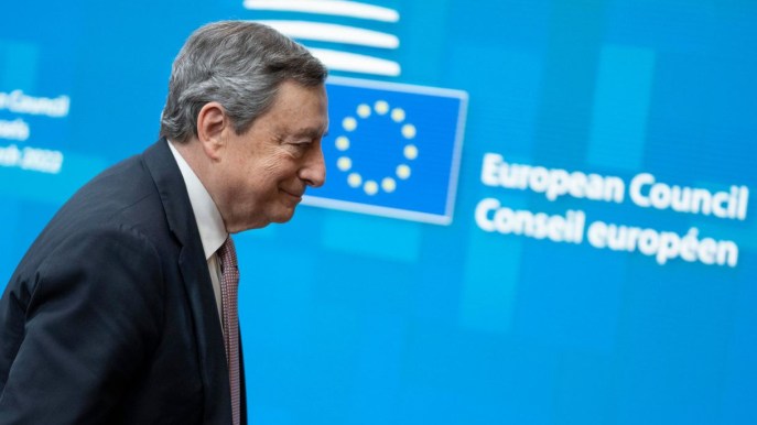 Energia, scattano rincari: tariffe su del 60%. Draghi bacchetta l’Ue