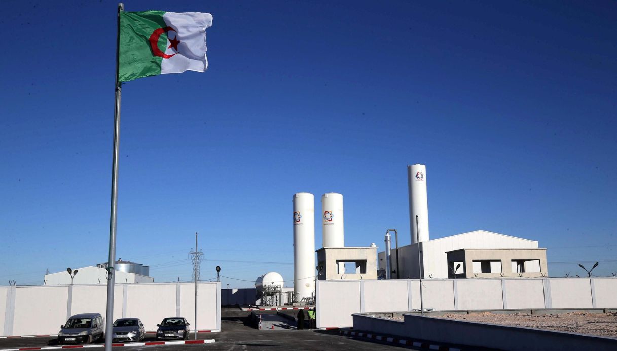 Gas, Italia con le spalle al muro: l’allarme dall’Algeria