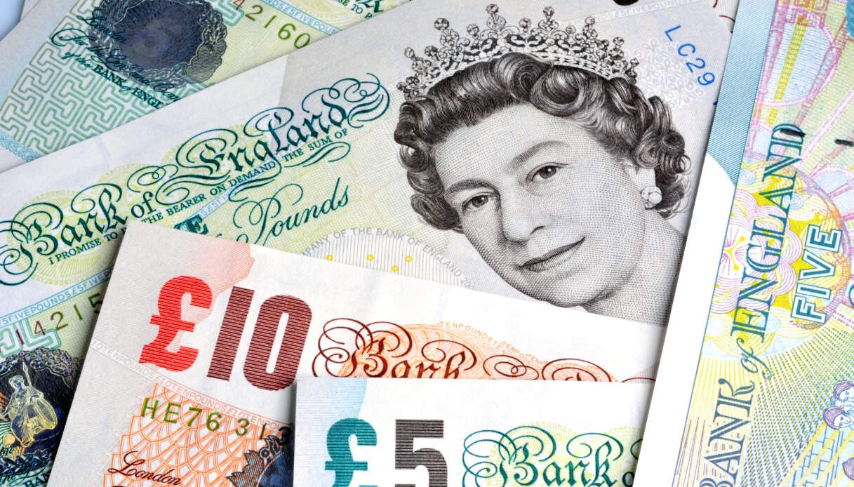 Monete, banconote e inno: cosa cambia dopo la morte della Regina