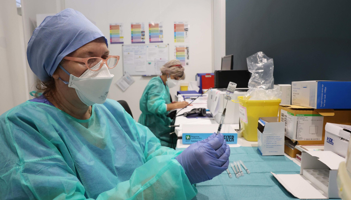 Vaccini, via alla nuova fase: ora si possono prenotare gli aggiornati