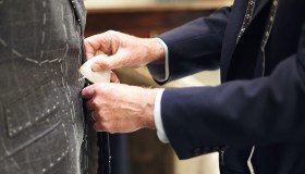 Nel cuore di Napoli, dove nasce l’abito perfetto