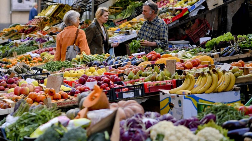 Inflazione, a rischio la frutta al supermercato: aumenti record per le banane