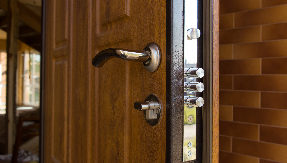 Posso cambiare la porta di casa con il Bonus mobili?