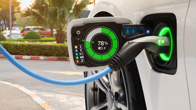 Come siamo messi in Italia con le auto elettriche (e perché si potrebbe fare meglio)