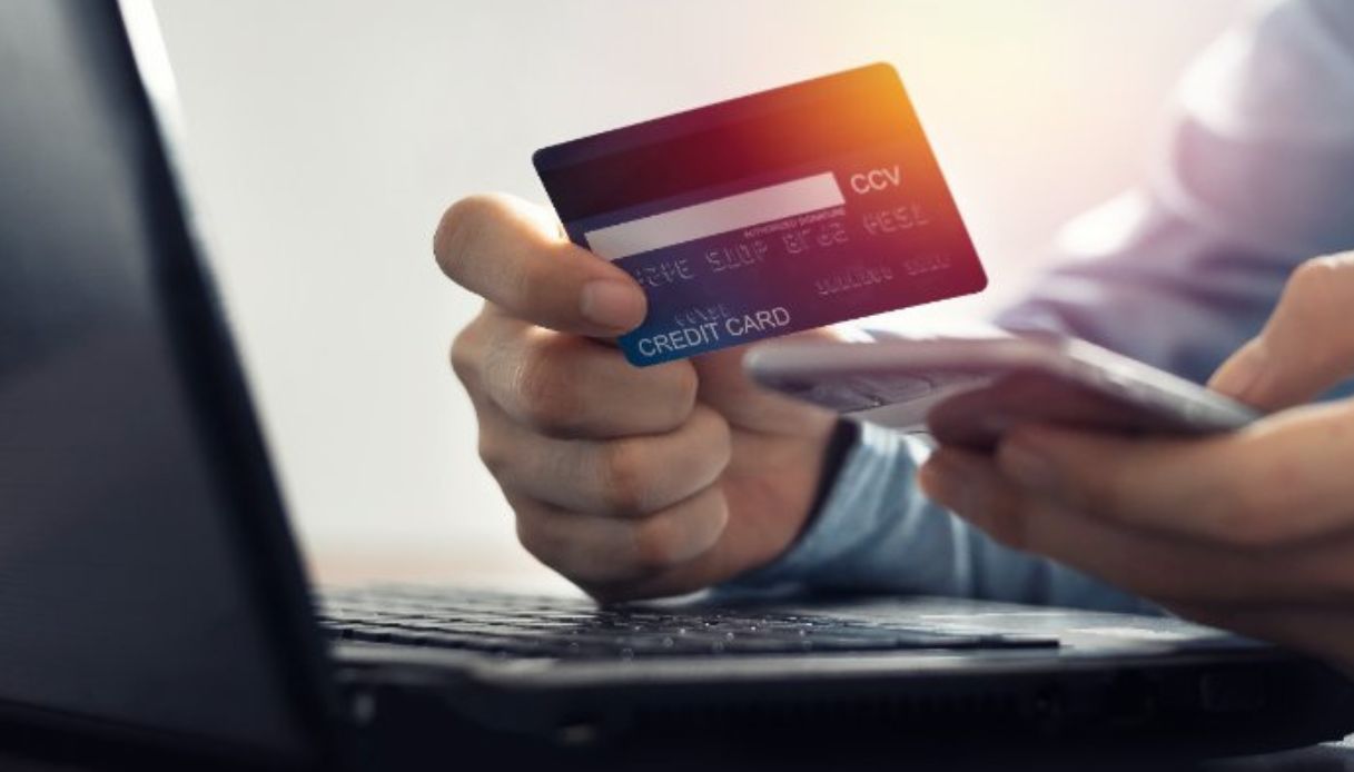 Conto corrente per minorenni: come funziona e come aprirlo