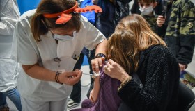 Arriva il vaccino Covid anche per i bambini sotto i 5 anni: come e quando si deve fare