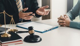 Immobile con difformità urbanistiche e catastali: l’atto del notaio è valido?