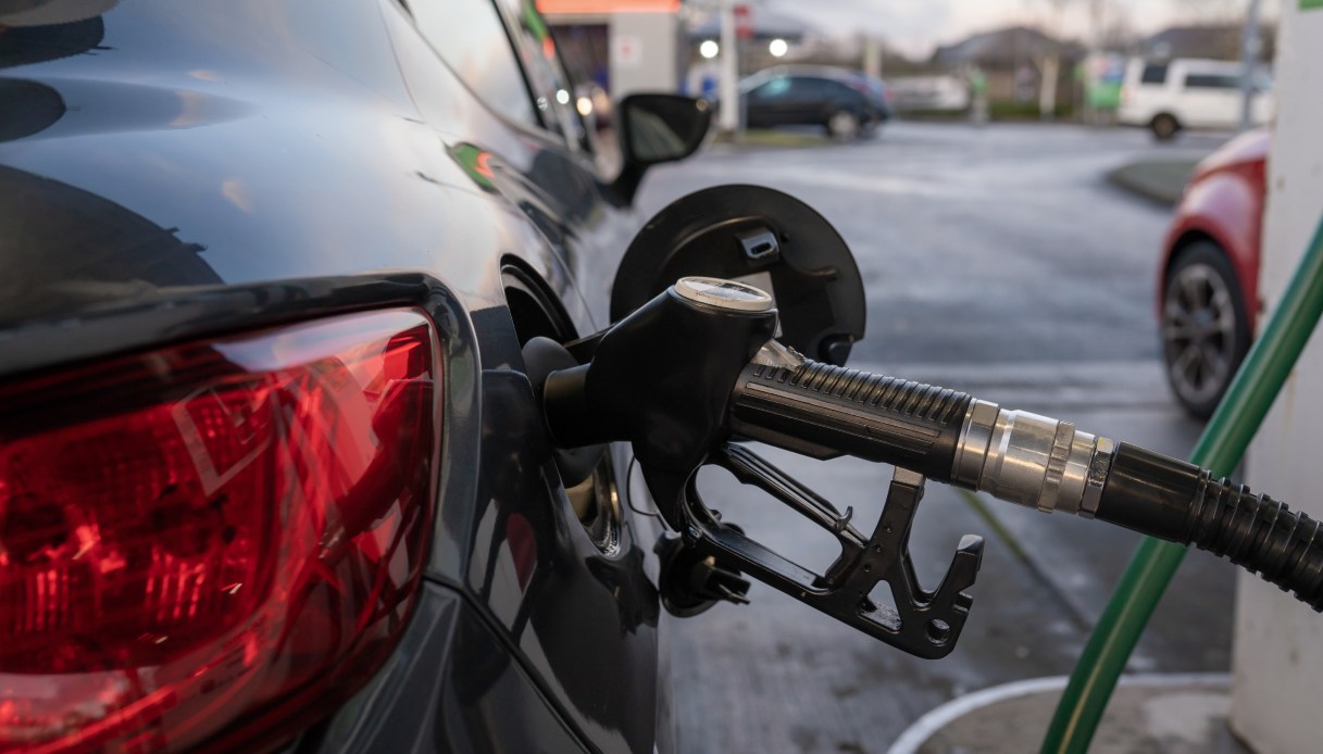 Caro carburante, nuovo rialzo sulle accise: cosa cambia e da quando