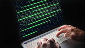 Colpo da 5 milioni alle Poste: occhio alla truffa via e-mail