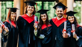 Le lauree che danno più lavoro in Italia, e quanto si guadagna