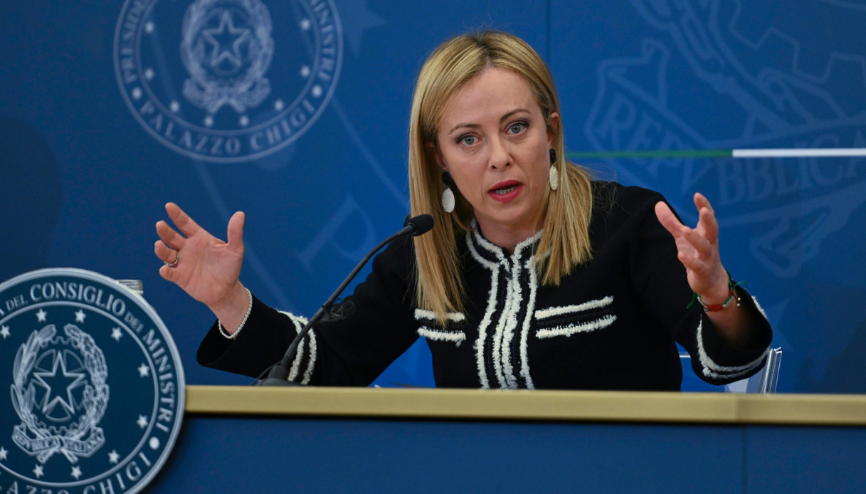 Covid, cambiano le regole per quarantena e tamponi: cosa vuole fare il governo