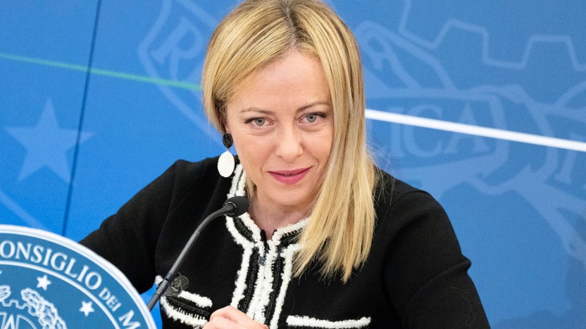 Gas, marcia indietro di Meloni sul mercato tutelato: la decisione