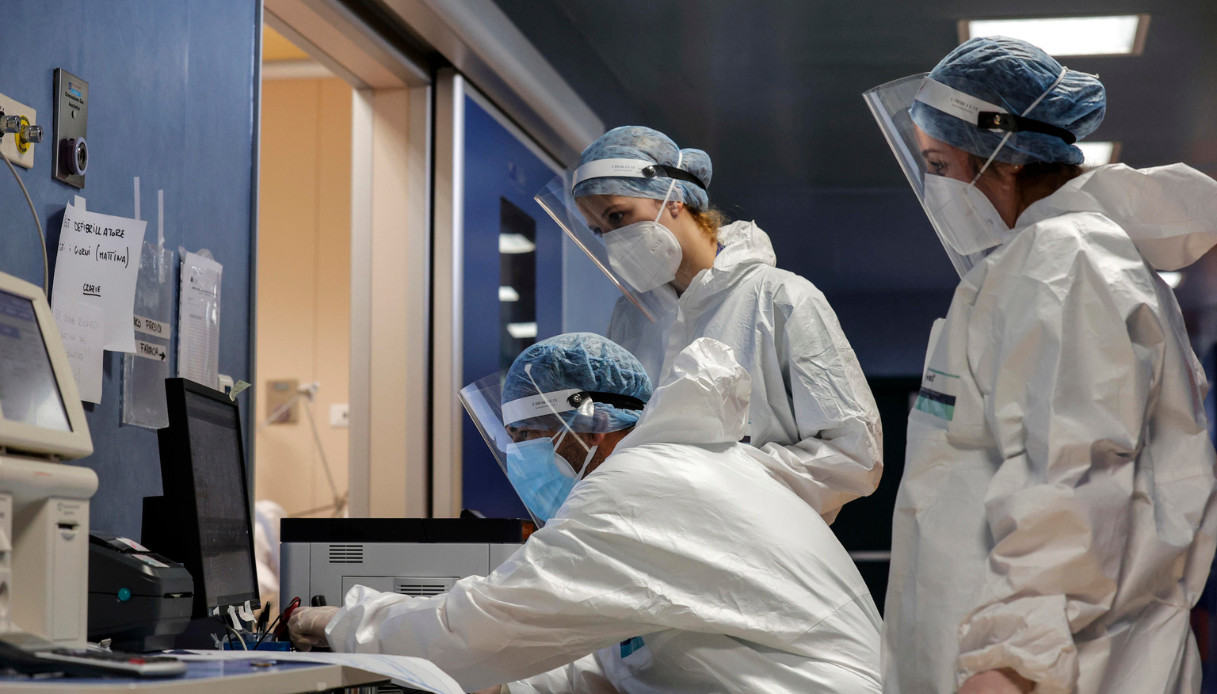 Vaccini contro Covid e influenza, il piano del ministro della Salute