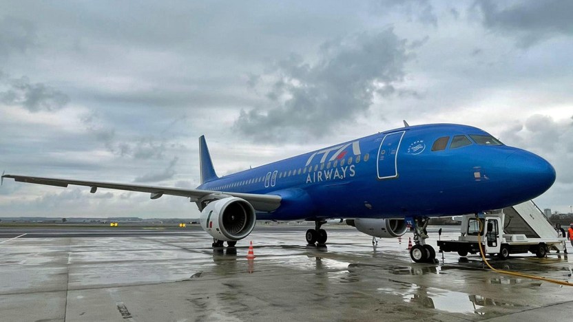 Prezzi degli aerei sempre più alti: la palla passa al Governo