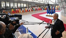 Ue prima al mondo, storico accordo sul clima: arriva la maxi tassa sul carbonio