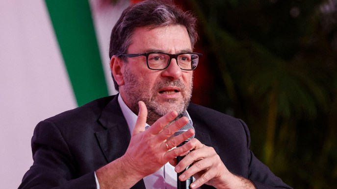 Il piano Giorgetti per privatizzare le Ferrovie dello Stato