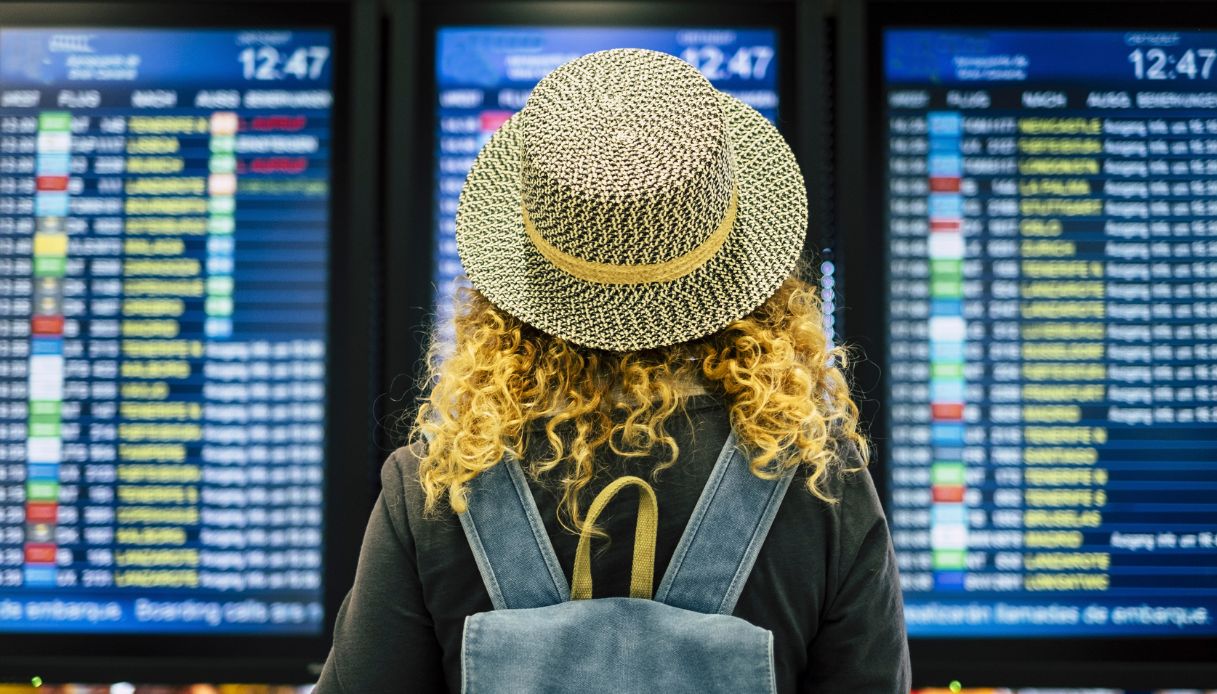 Aumenti (folli) a Natale: ma costa di più il treno o l’aereo? Prezzi a confronto