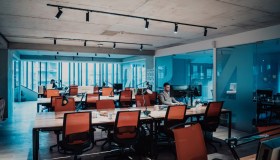 Boom di dimissioni in Italia: in quanti lasciano il posto