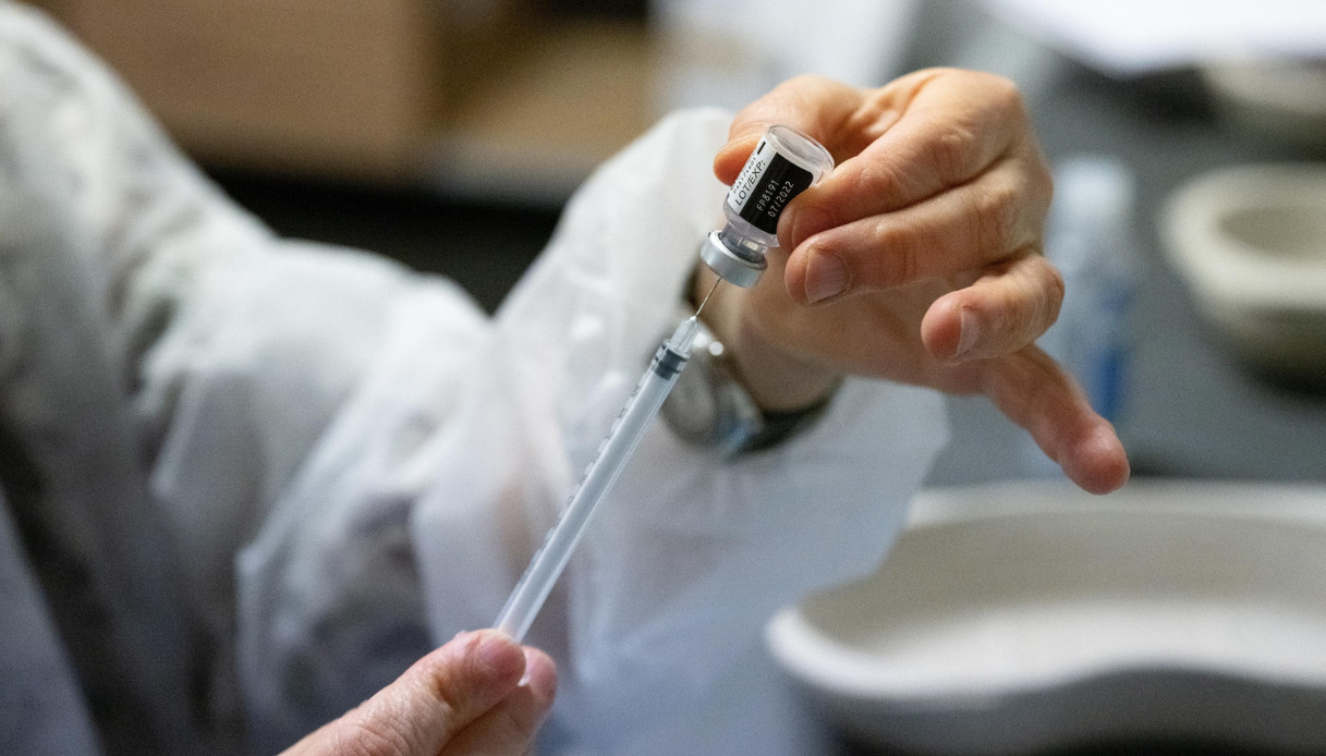 Covid, vaccino stagionale come per l’influenza: le indicazioni dell’Ema