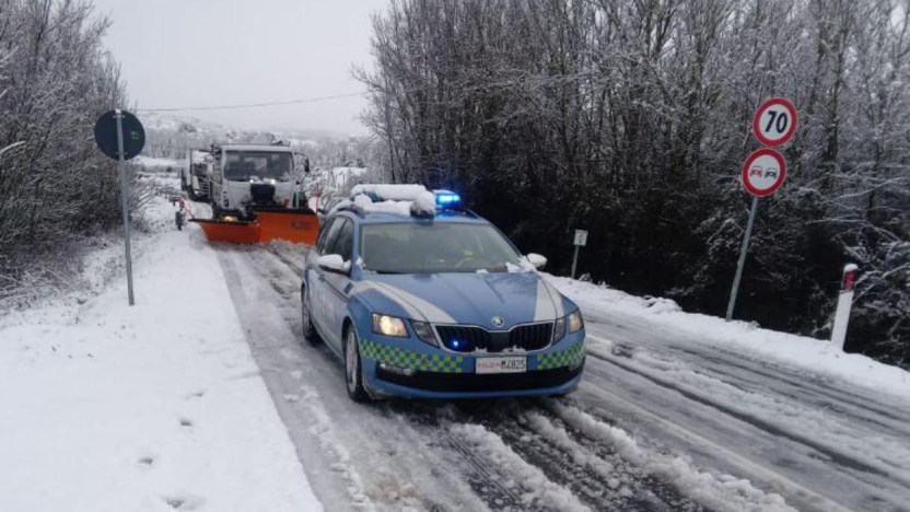 Scuole chiuse per maltempo e neve: allerta meteo in 9 regioni