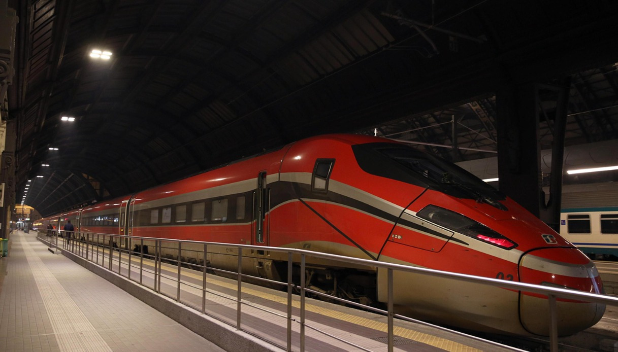 Napoli-Milano in treno ogni giorno: “Non voglio perdere il posto”