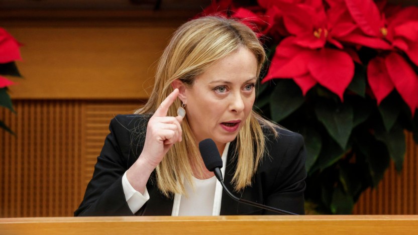 Pensioni, per le donne cambia tutto? Ipotesi 4 mesi di anticipo per ogni figlio