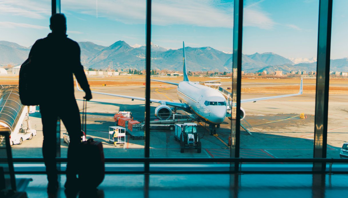 Voli più green ma più cari: quanto aumenterà il biglietto