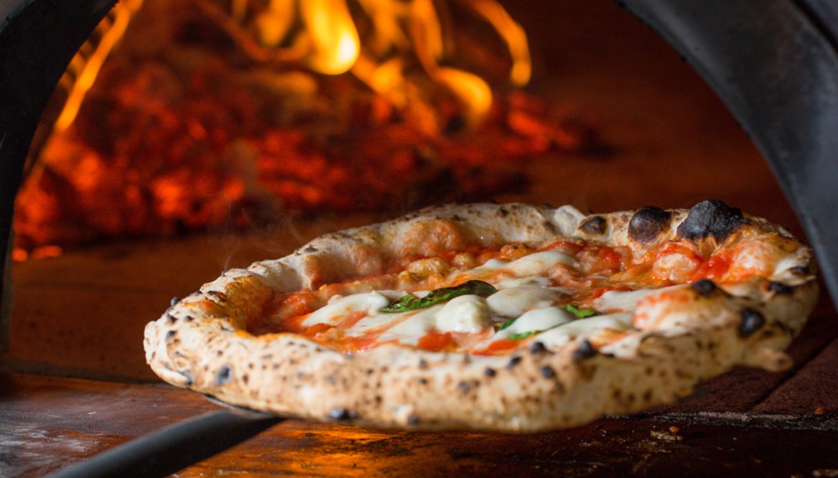 L’inflazione si mangia anche la pizza: quanto costa adesso