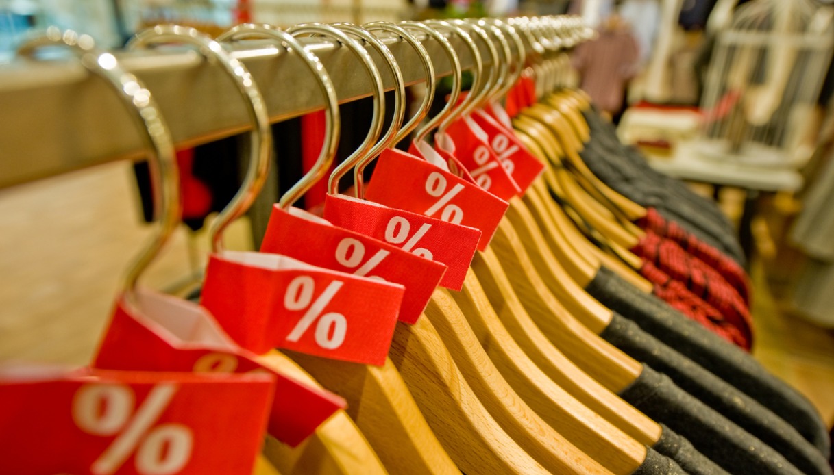 Saldi, novità sui prezzi per tutelare i consumatori