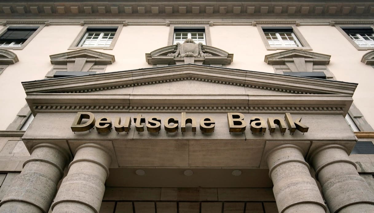 Crolla anche Deutsche Bank: cosa rischiano gli italiani