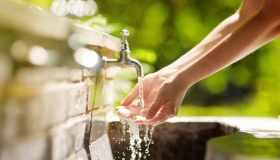 Scattano i primi limiti di utilizzo di acqua in Italia: cosa succede