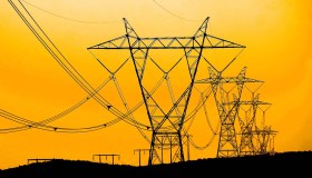 Mercato elettrico, si cambia: il piano anti-crisi dell’Europa