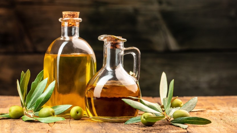 Quanto costa l’olio d’oliva: aumenti quasi al 50% e andrà peggio