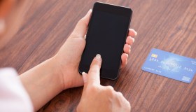 “Ciao mamma, il mio cellulare è rotto”, ma è una truffa